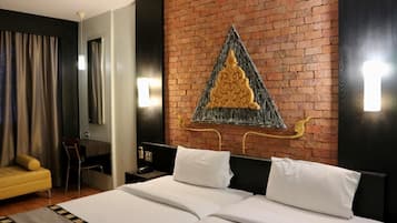 Rom – deluxe, 2 enkeltsenger | Minibar, safe på rommet, individuelt dekorert og skrivebord