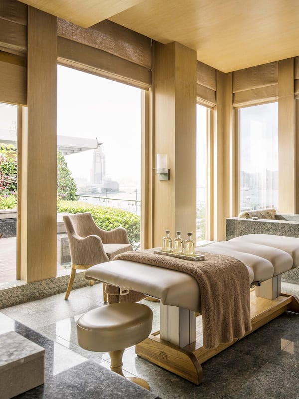 Couples treatment rooms, sauna, hot tub, steam room, body treatments