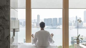Couples treatment rooms, sauna, hot tub, steam room, body treatments