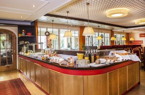 Dagelijks ontbijtbuffet (EUR 19.5 per persoon)