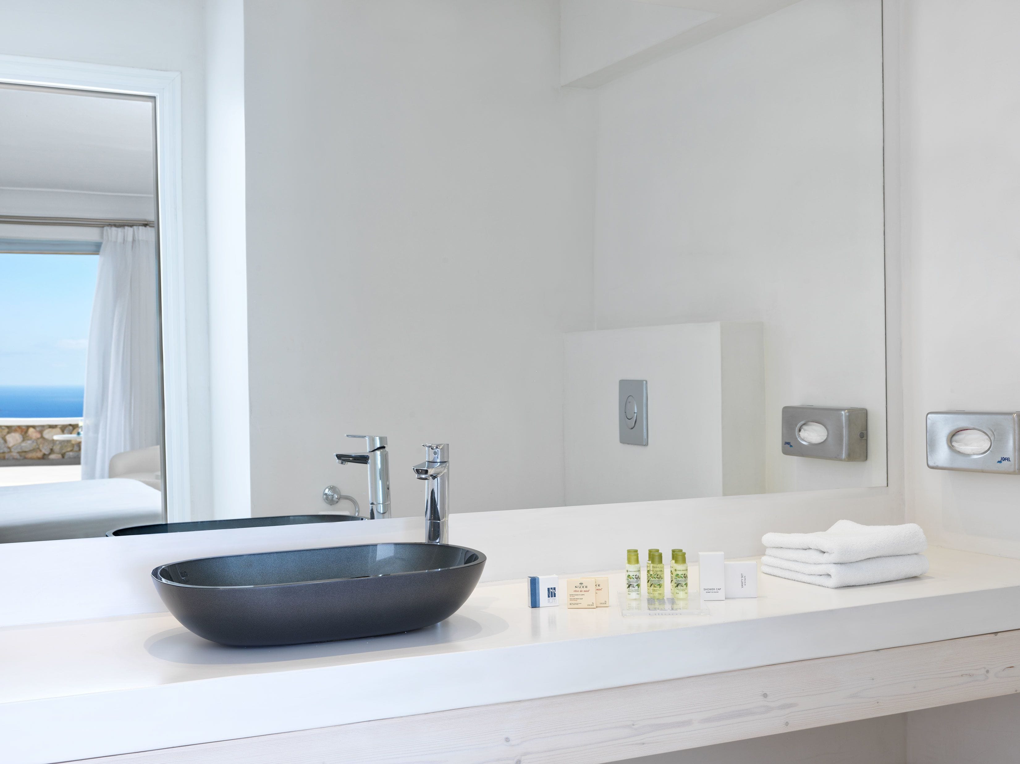 superior room, sea view | bathroom | shower, free toiletries, hair dryer, slippers