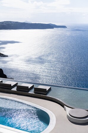Suite, Sea View | Premium bedding, pillow-top beds, minibar, in-room safe