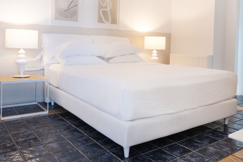 Lilium Hotel Santorini by null