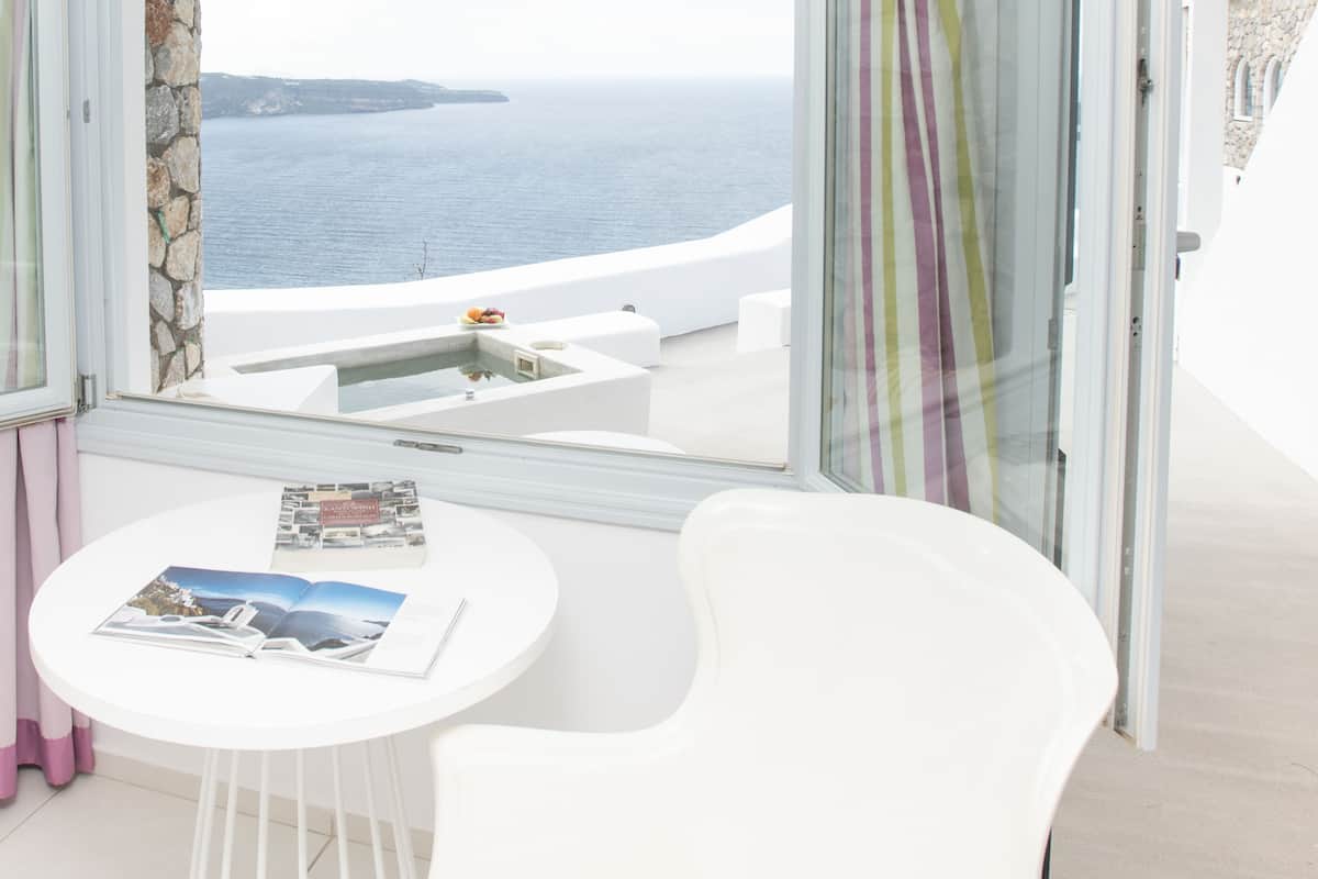 Superior Room, Sea View | Premium bedding, pillow-top beds, minibar, in-room safe