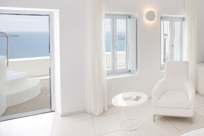 Superior Room, Sea View | Premium bedding, pillow-top beds, minibar, in-room safe - Lilium Hotel (Santorini)