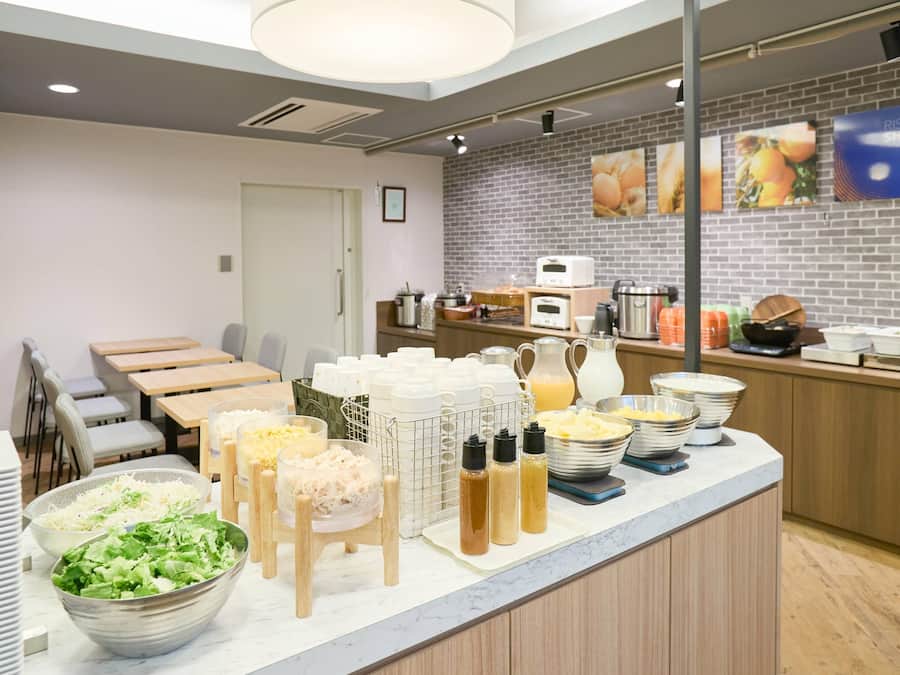 Ilmainen päivittäinen buffetaamiainen