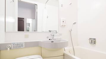 Bañera con ducha, artículos de tocador gratuitos, secador de pelo