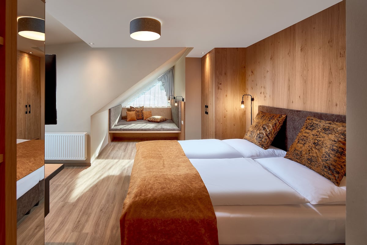 junior suite, 1 bedroom, balcony, mountain view | 1 bedroom, hypo-allergenic bedding, pillow-top beds, in-room safe