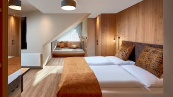 Suite Junior, 1 camera da letto, balcone, vista montagna | 1 camera, biancheria da letto ipoallergenica, materassi a doppio strato