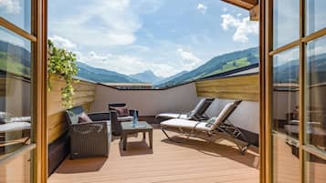 Deluxe Suite | Terrace/patio