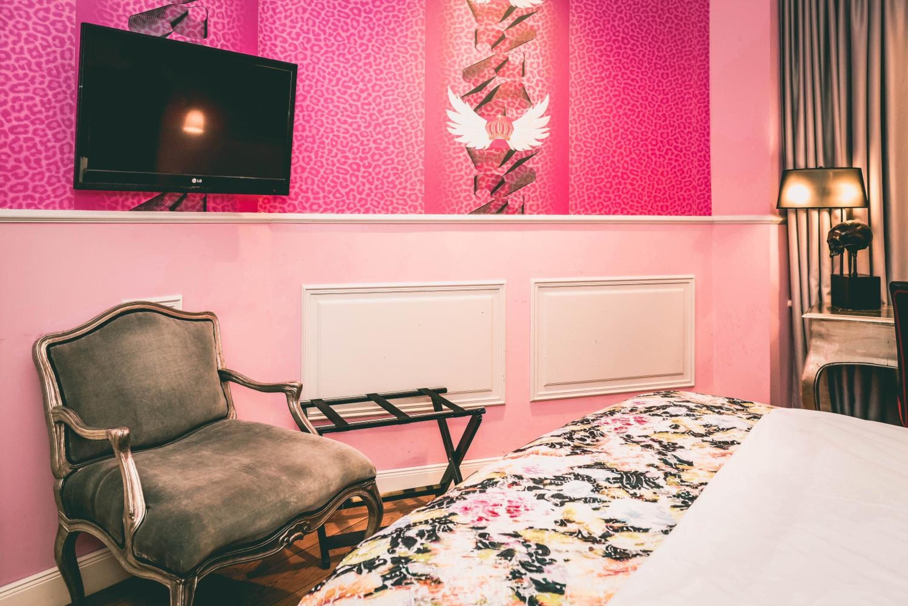 hypo-allergenic bedding, individually decorated, desk