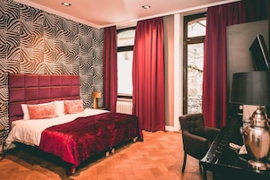 Hypo-allergenic bedding, individually decorated, desk