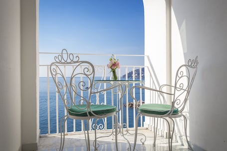 Suite | Terrace/patio. Hotel Marina Riviera