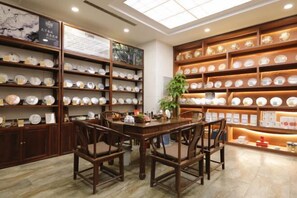 Breakfast, lunch, dinner served; Chinese cuisine  - Shandong News Hotel (Quancheng Square Daming Lake Branch) (Jinan)