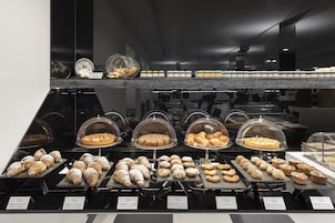 Colazione a buffet inclusa, servita tutte le mattine 