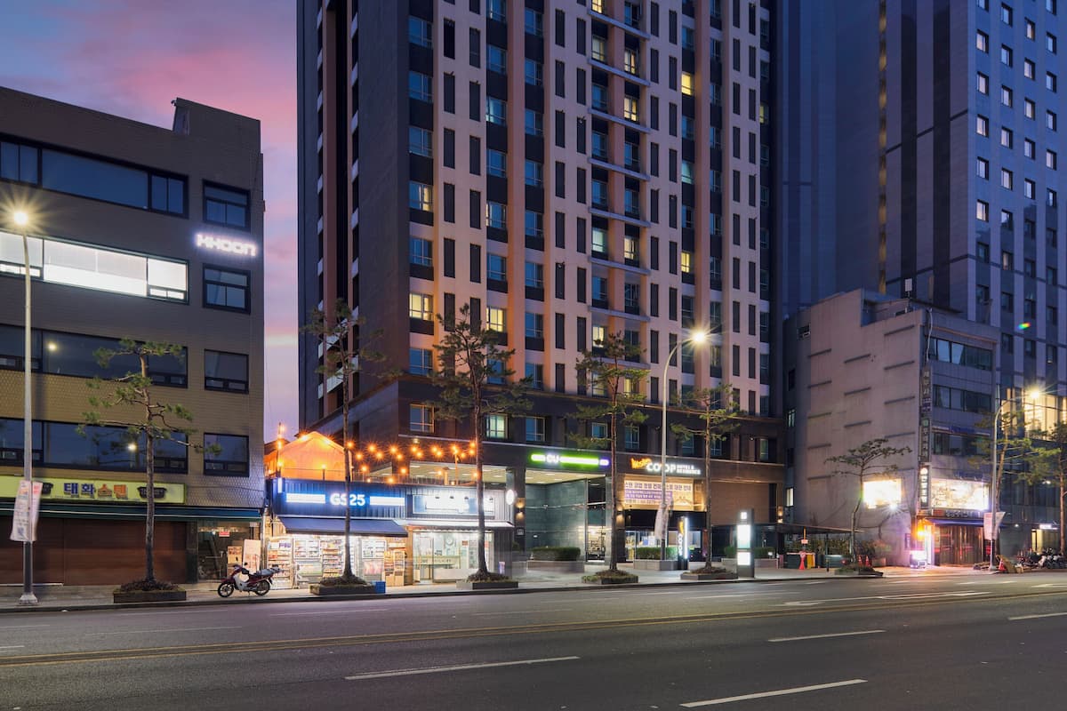 Run Of House | Front of property