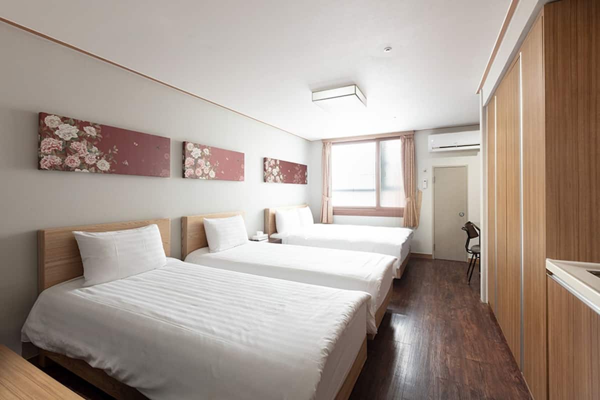 Deluxe Triple Room