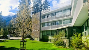 Exterior - Bow View Lodge (Banff)
