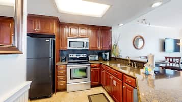 Condo, 2 Bedrooms | Private kitchen | Fridge, microwave, coffee/tea maker