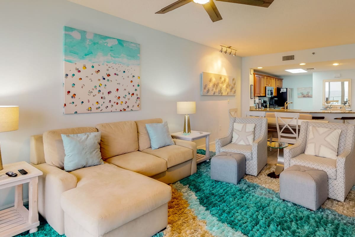 Condo, 2 habitaciones (Deluxe) | Área de sala de estar