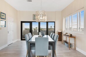 House, Multiple Beds (Apartment) | Private kitchen