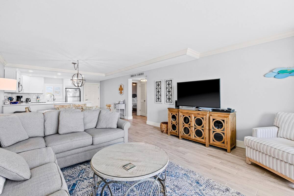 Huis, meerdere bedden (Apartment) | Woonkamer | Een televisie en een dvd-speler