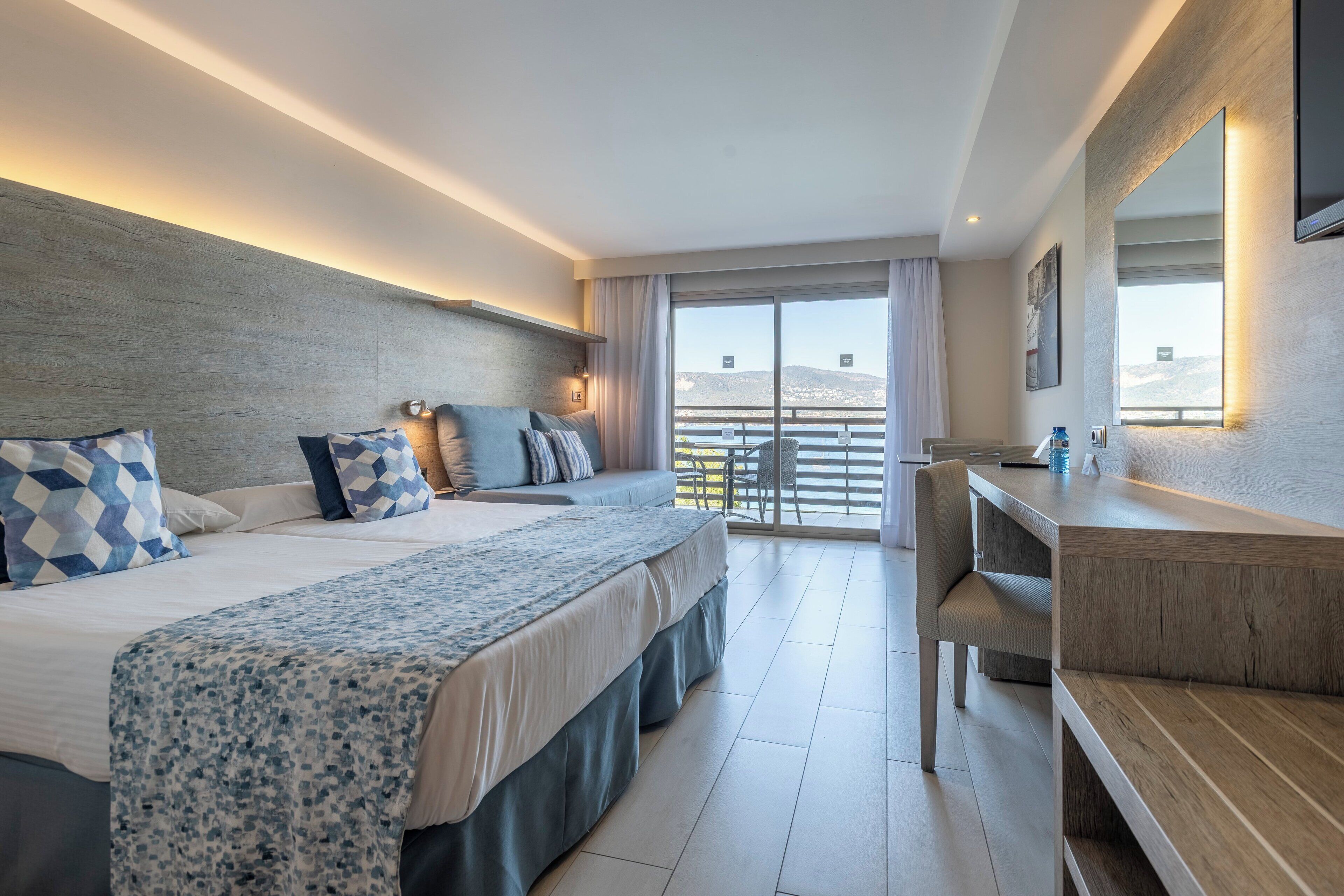 Studio, Balcony, Partial Sea View