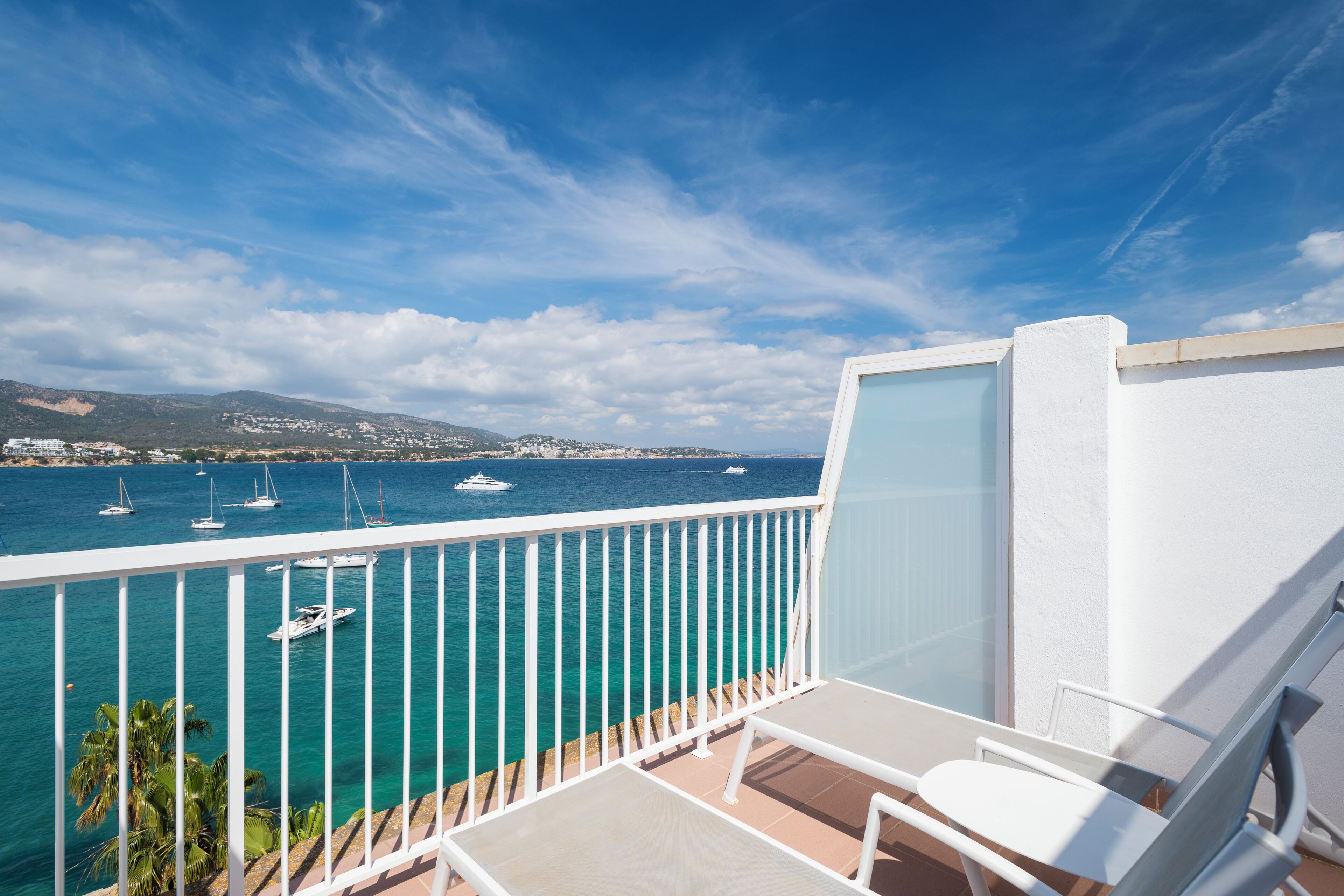 Utsikt mot strand/hav