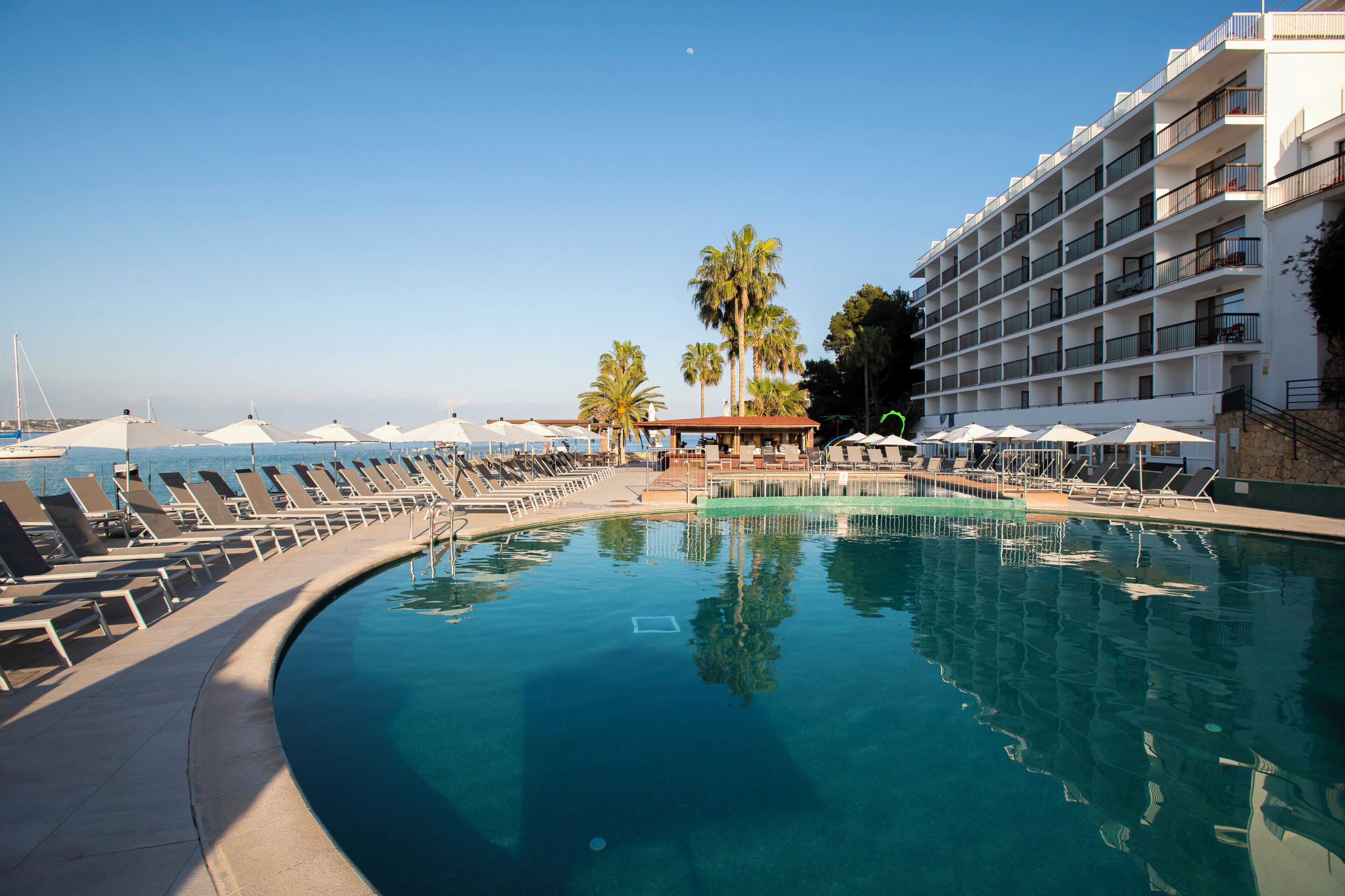 Outdoor pool, pool umbrellas