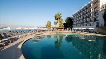 Outdoor pool, pool umbrellas