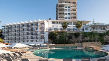 Outdoor pool, pool umbrellas