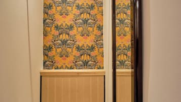Colosseum Double Room | ์ท์ฅ