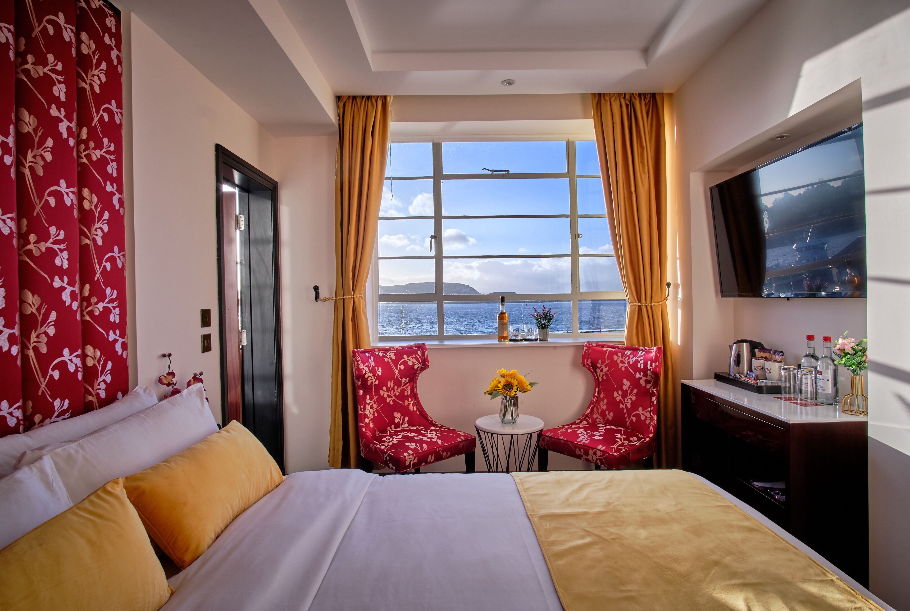 Desk, free WiFi, bed sheets