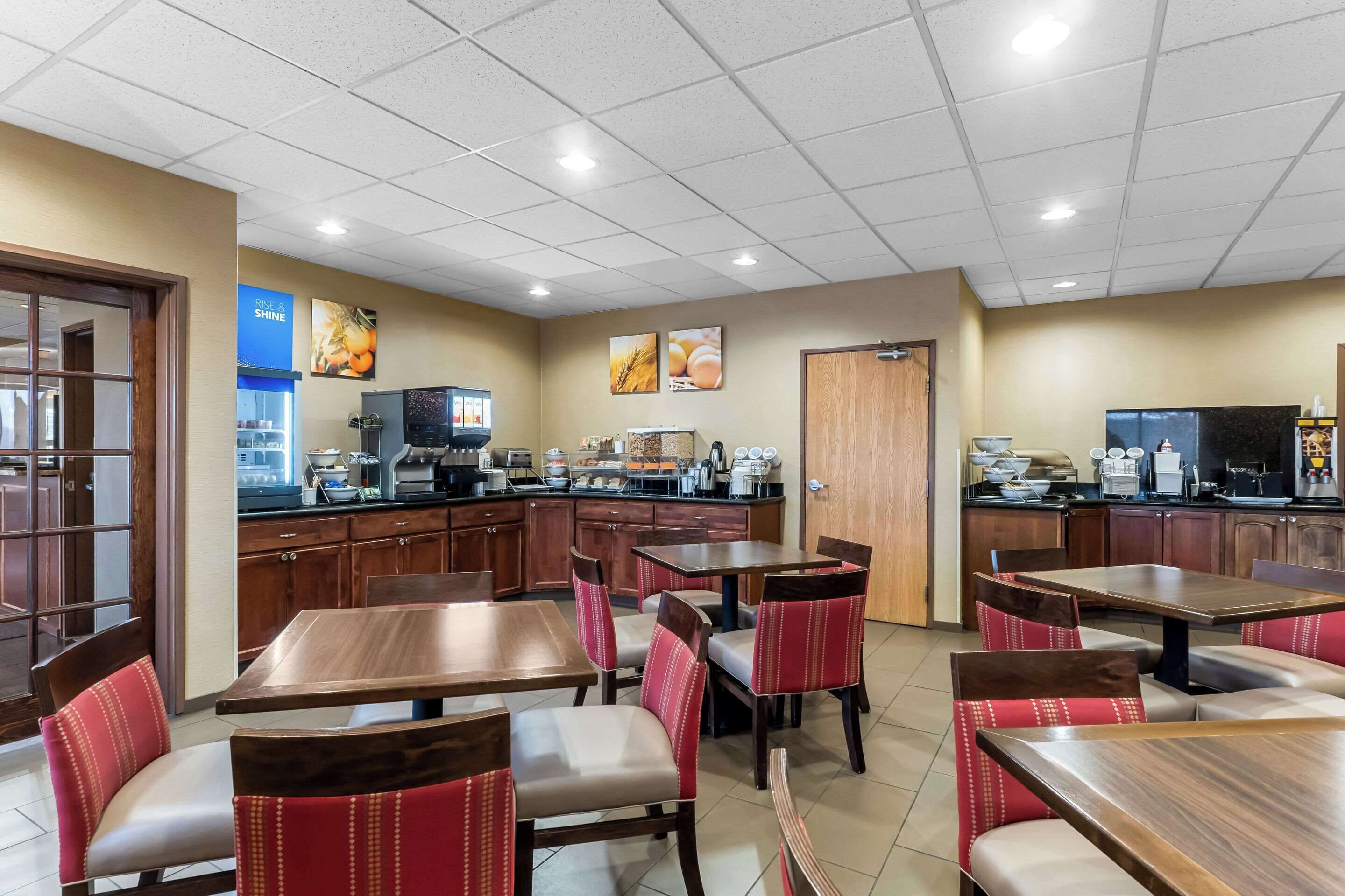 free daily continental breakfast