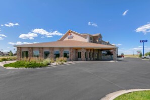 Property entrance - Comfort Inn & Suites Near University of Wyoming (Laramie)
