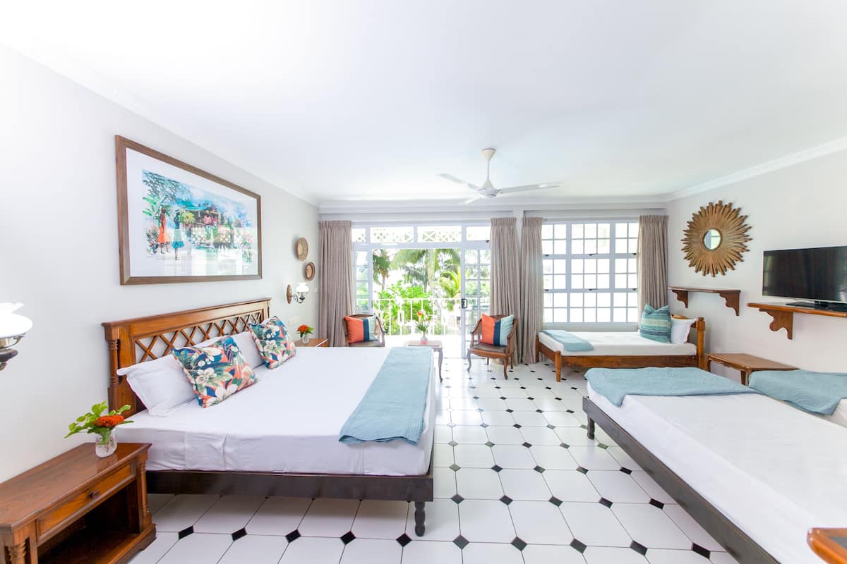 Minibar, in-room safe, iron/ironing board, rollaway beds