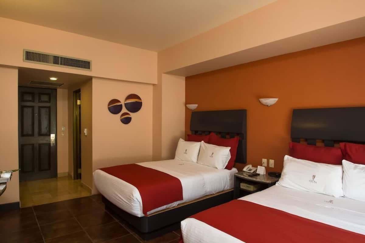 Cofres nos quartos, ferros/tábuas de passar roupa, Wi-Fi de cortesia