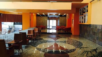 Junior Suite | Living area | TV