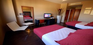 In-room safe, iron/ironing board, free WiFi, bed sheets - Hotel Celta (Zapopan)