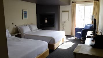 Superior Room 2 Queen beds with Fireplace