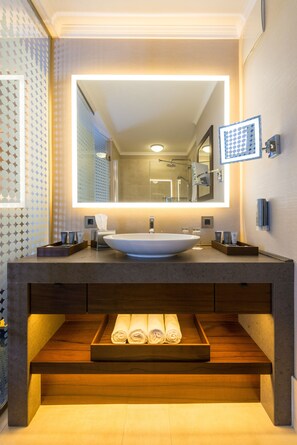 Suite | Sinki Bilik Mandi