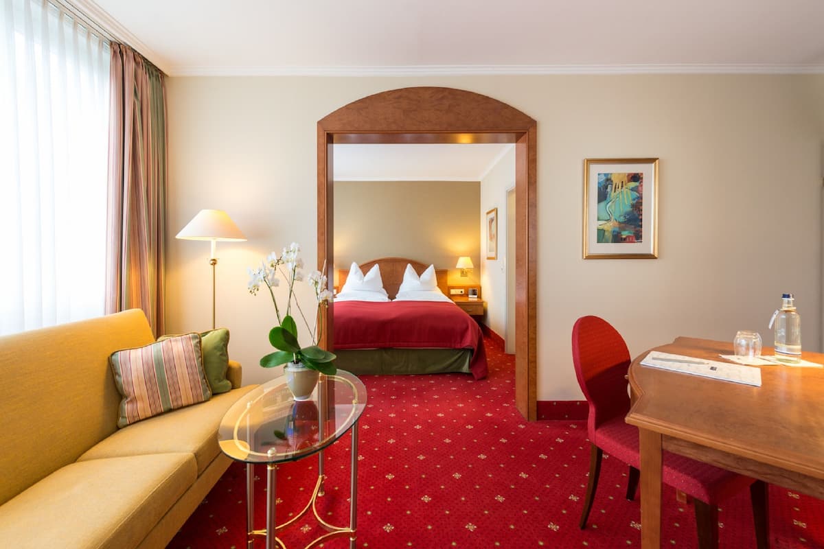 Junior suite | Woonkamer | Televisie