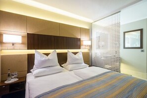 Suite | Egyptian cotton sheets, premium bedding, down duvets, pillow-top beds - SETA Hotel (Bad Neuenahr-Ahrweiler)