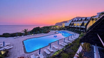 Outdoor pool, pool umbrellas, pool loungers