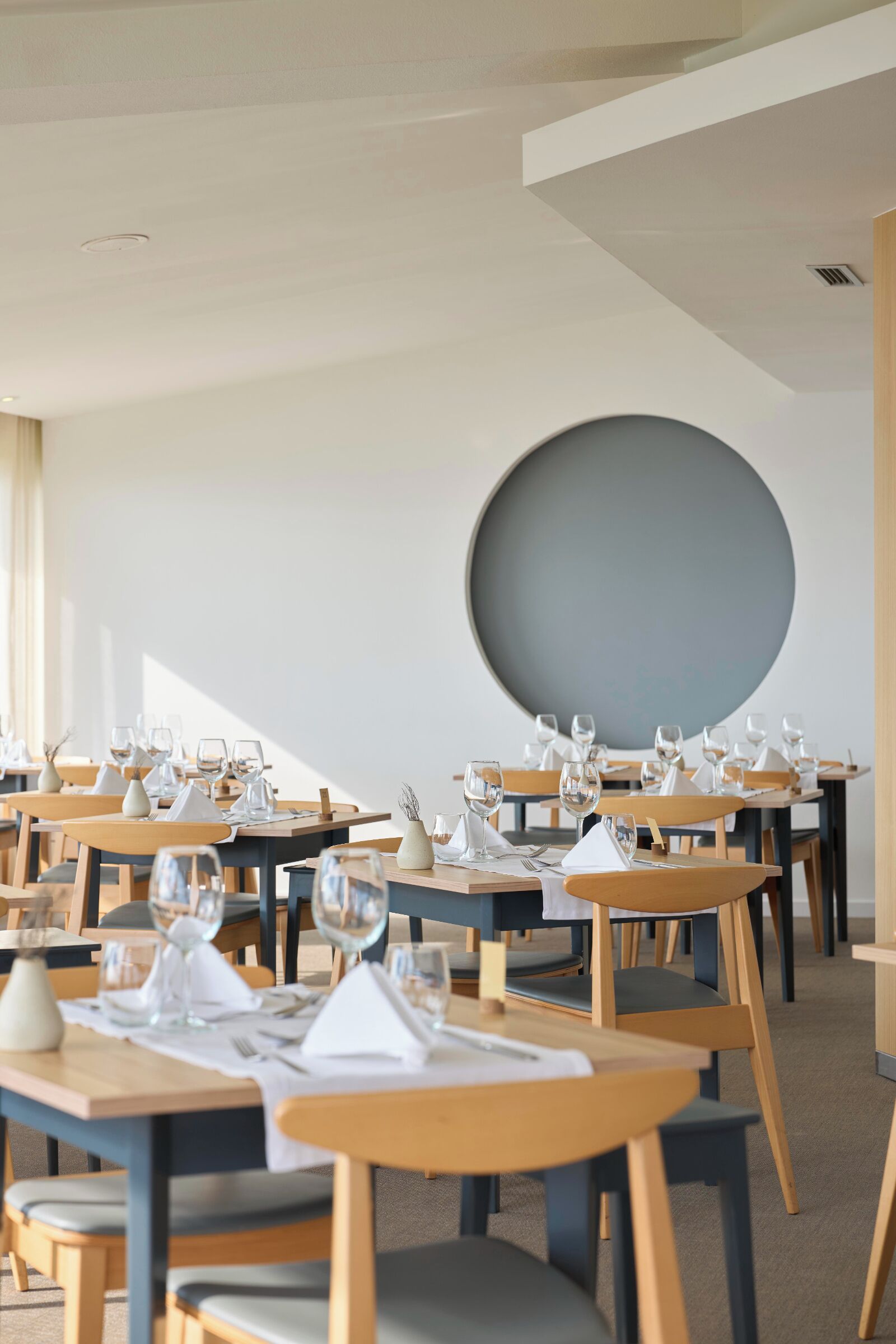 breakfast, lunch, dinner served; pool views