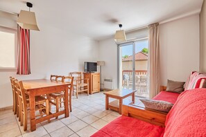 Bügeleisen/Bügelbrett, Babybetten