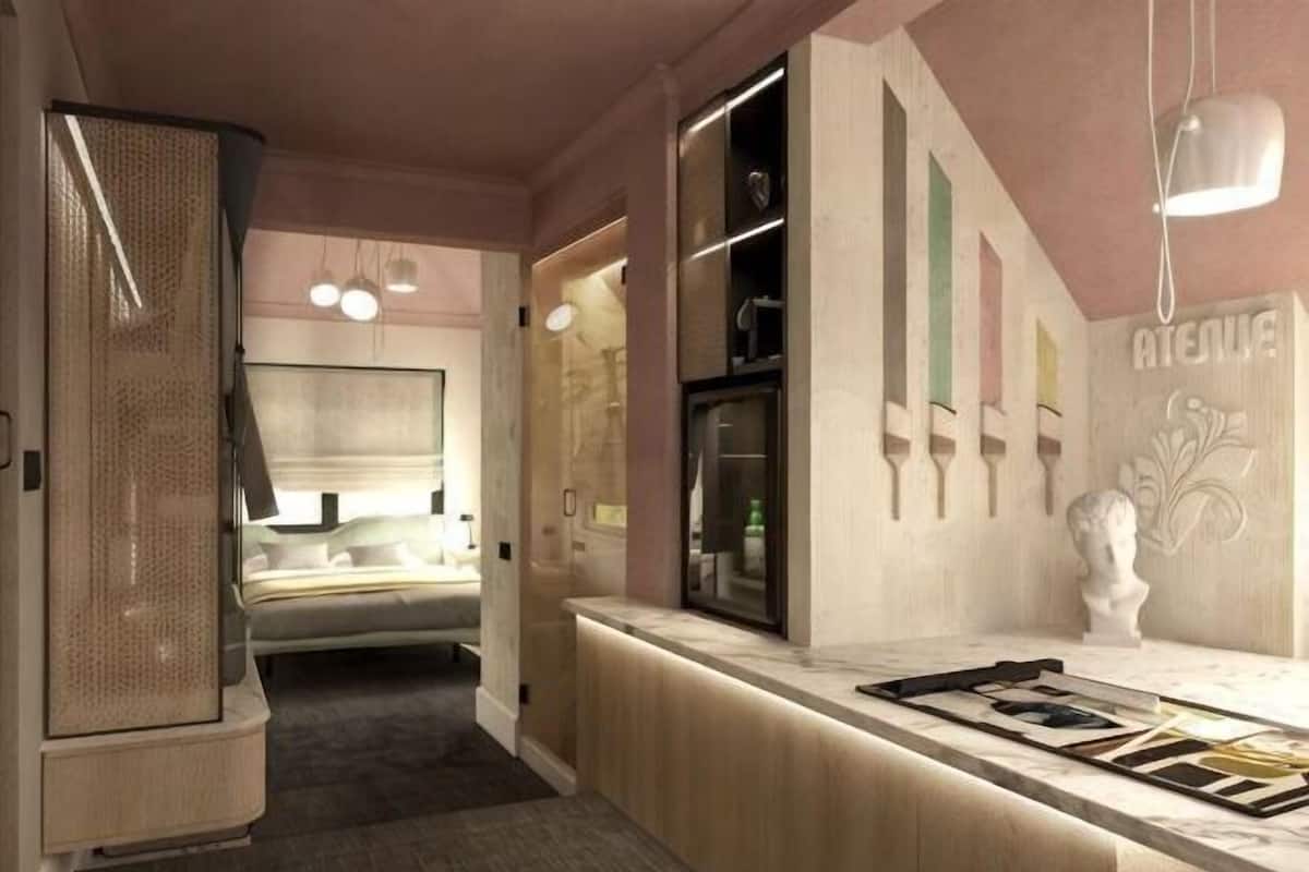 Ropa de cama de alta calidad, cubrecamas y minibar