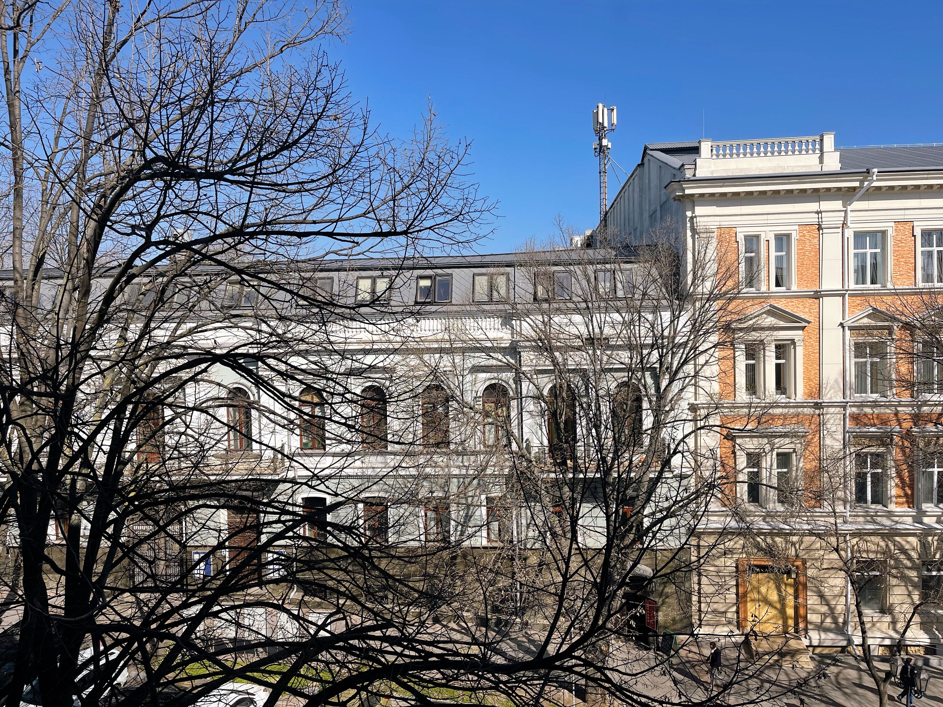Business Room | Hypo-allergenic bedding, minibar, in-room safe, desk