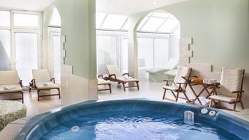 Indoor spa tub