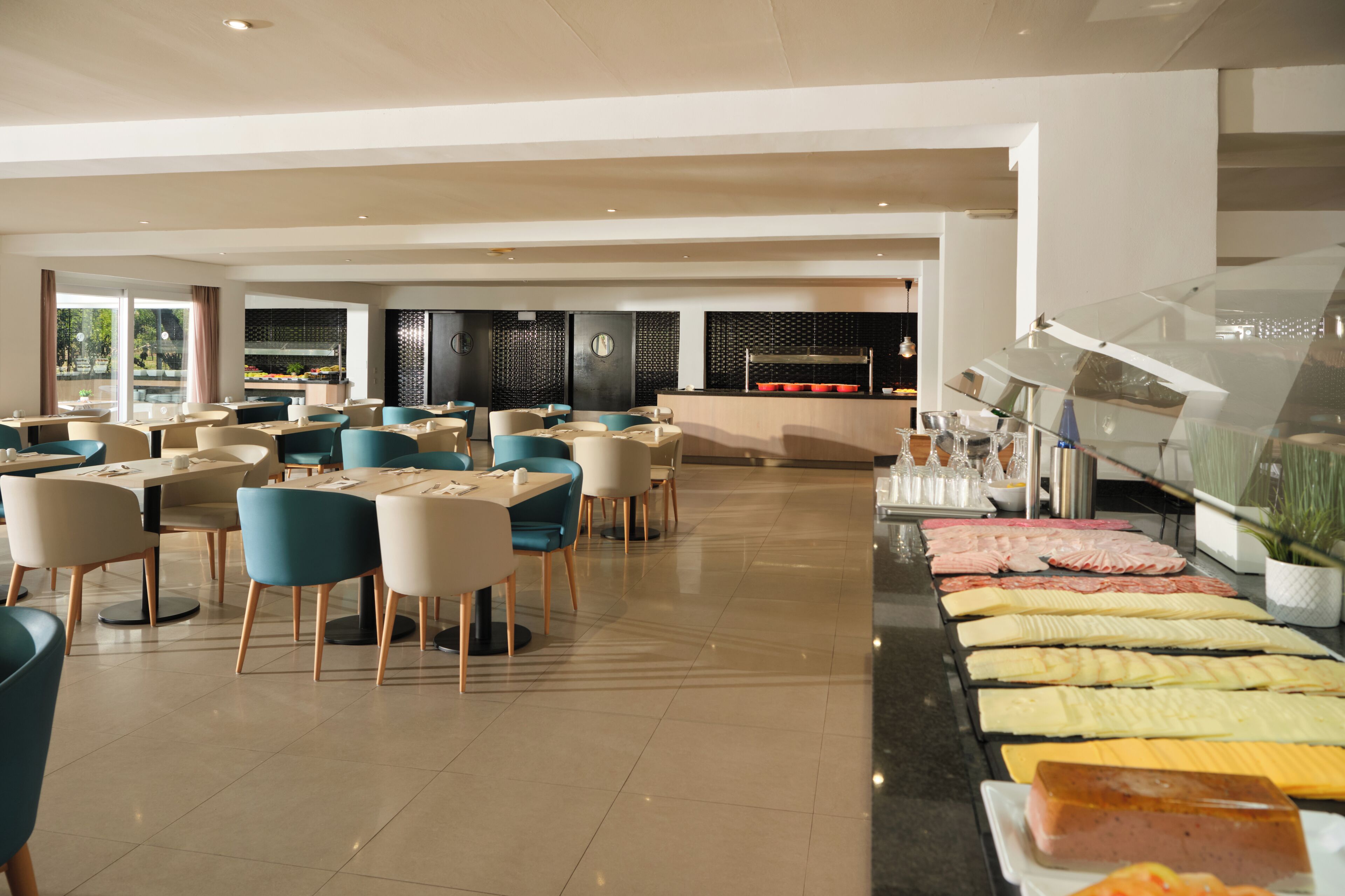 Daily buffet breakfast for a fee